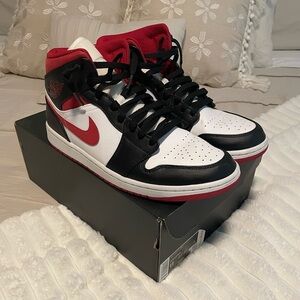 🔥 Nike Air Jordan 1 Mid ‘Gym Red Black White’ – Size 11 in Excellent Condition